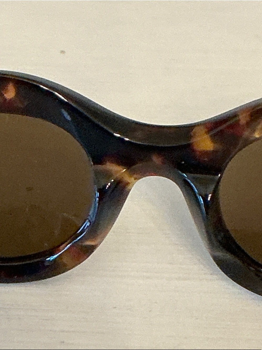 Authentic, Vera Wang Tortoiseshell Round Sunglasses with Brown Lenses - Picture 6 of 12